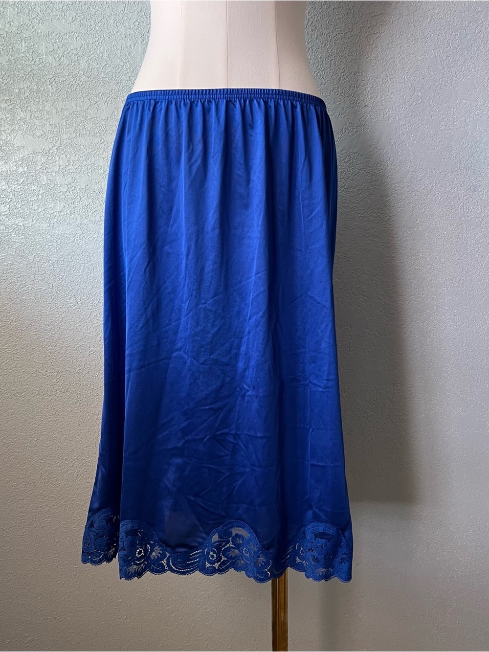 Vintage York Fair Royal Blue Nylon Half Slip Lace Hem Elastic Waist Medium